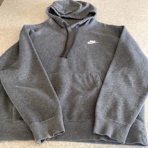Excellent condition men’s Nike sportswear club fleece pullover hoodie